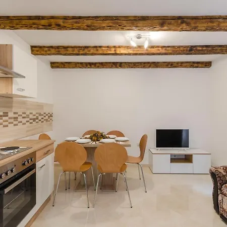 Dilara * ツリクヴェニツァ